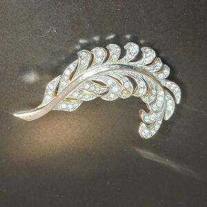 Vintage Feather Brooch • Rhinestone Leaf Pin • Mid Century Silvertone Jewelry